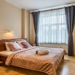 Sunny Flat In Art Nouveau Area