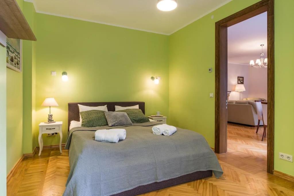 Apartment Sunny Flat In Art Nouveau Area *