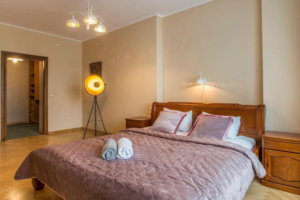 Apartment Sunny Flat In Art Nouveau Area