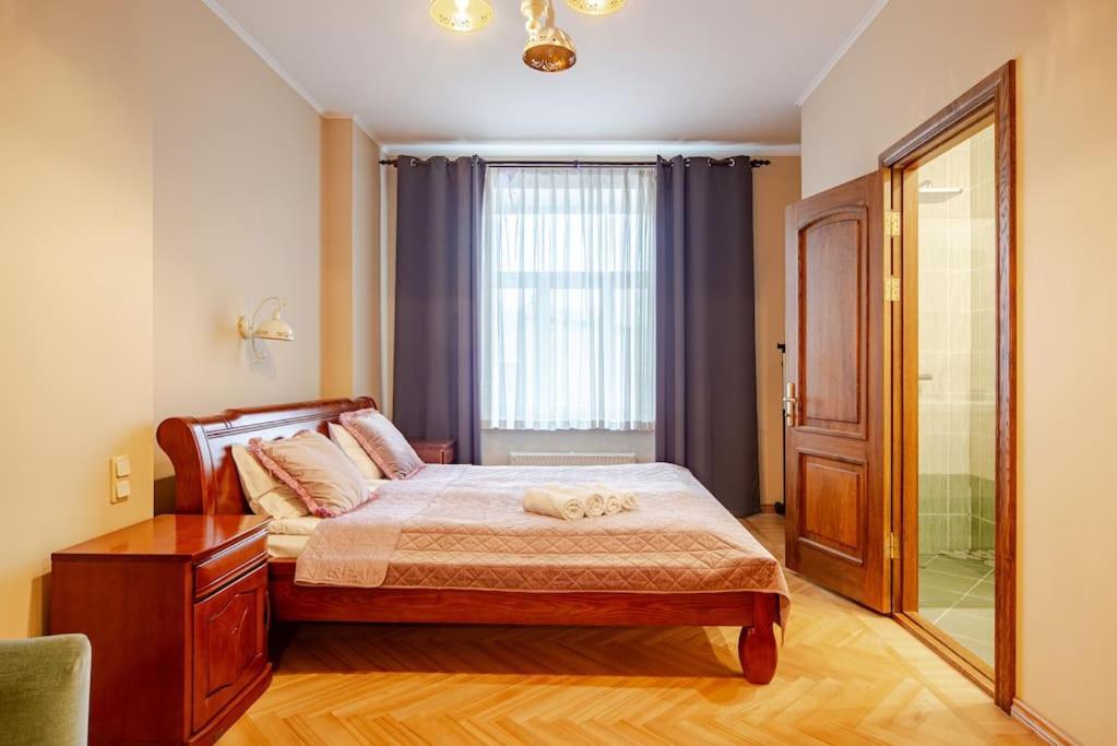 Sunny Flat In Art Nouveau Area Apartment *